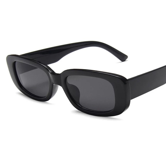 Deep black vintage sunglasses - Picture 1 of 1